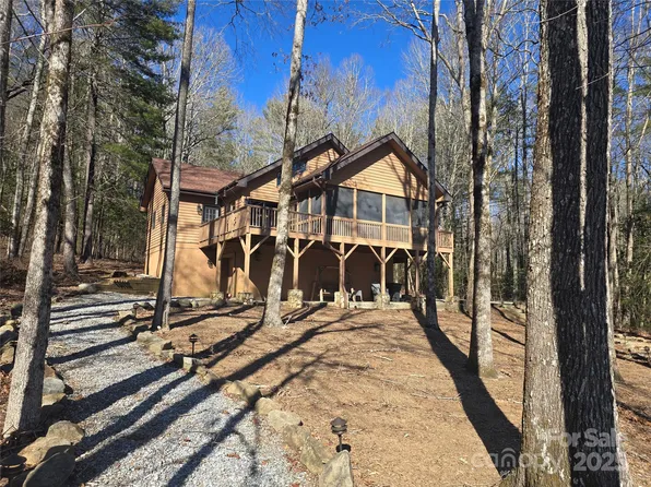 662 Cherokee Trce, Lake Toxaway, NC 28747