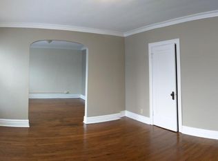 6908 Cermak Rd APT 204, Berwyn, IL 60402