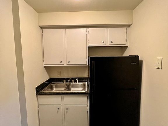 4th image of 320 W Grace St #B-d