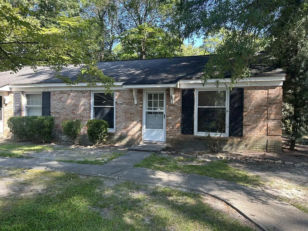 605-A Garland Dr. — Photo 1