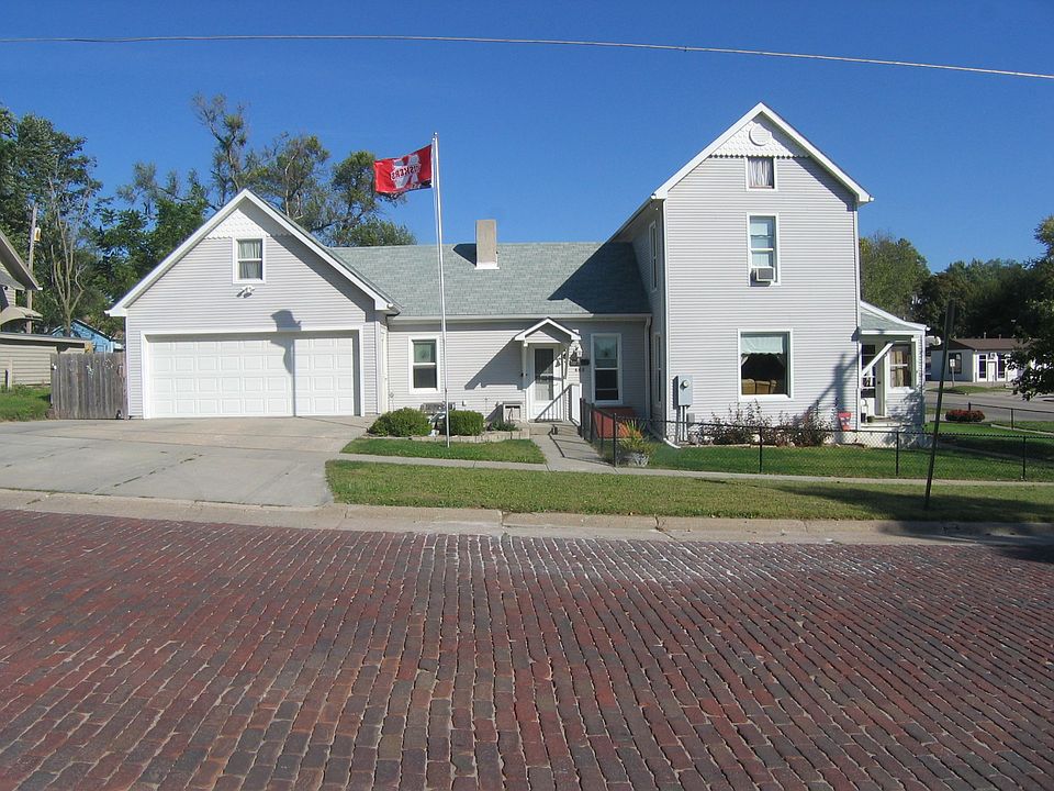 1st image of 602 1st St