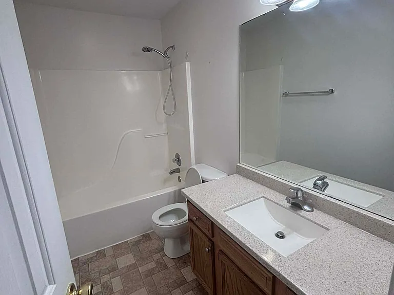 102 Jeremiah Ct — Photo 28