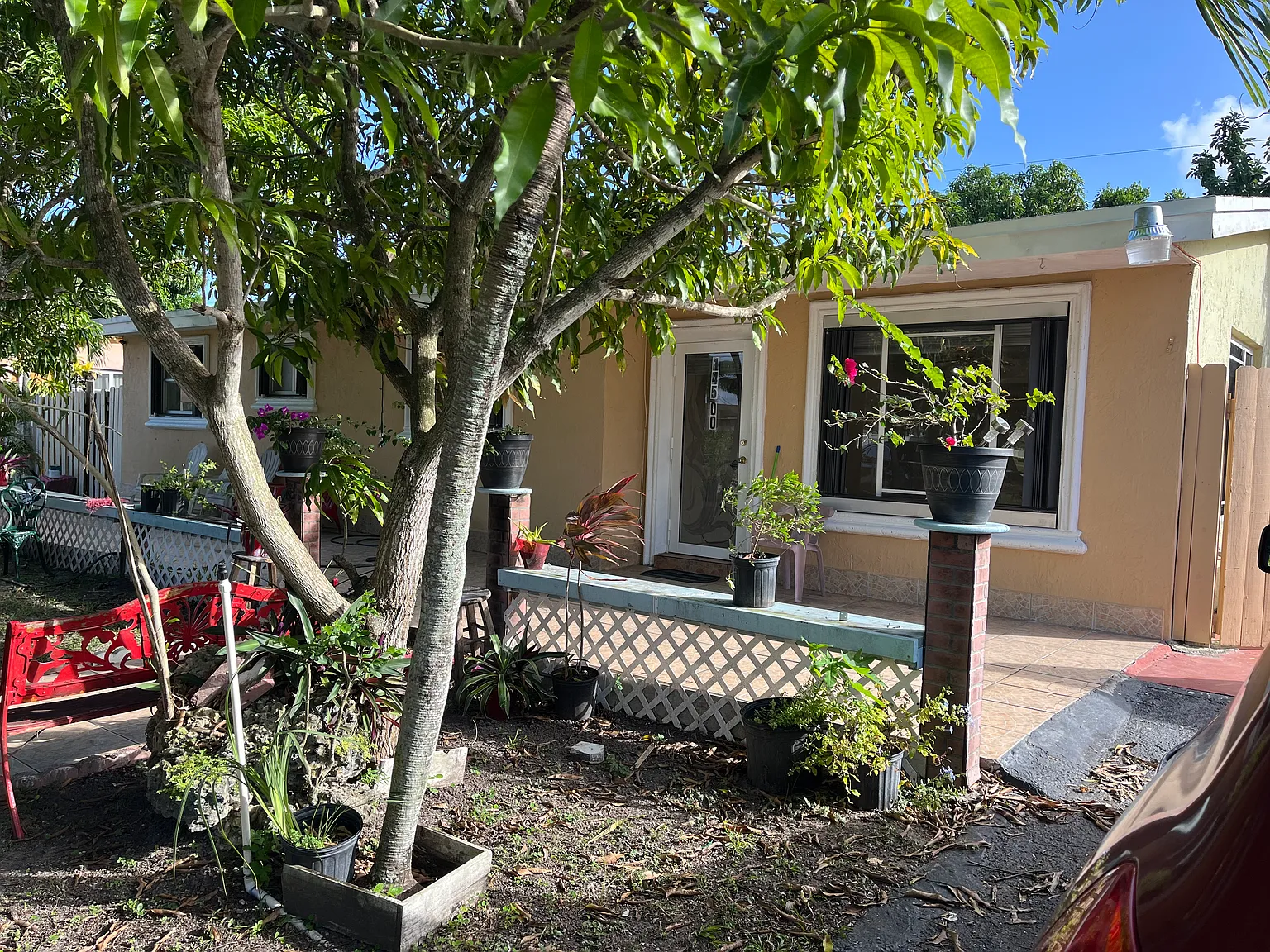 3 bed, 1400 sqft, $2,200 — Photo 2