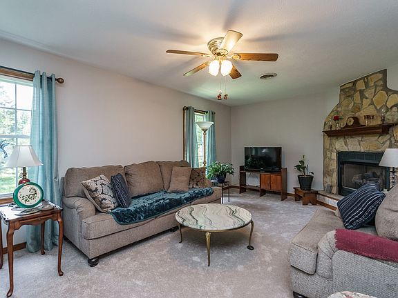 5th image of 6807 Sassafras Dr