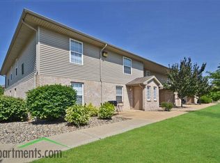 2405 Hampshire Dr APT 12, Champaign, IL 61820