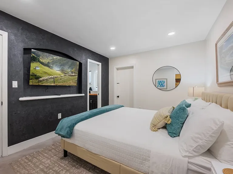 320 Belair Ave — Photo 13