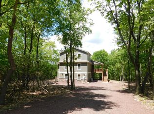 67 Skye Dr, Lake Harmony, PA 18624