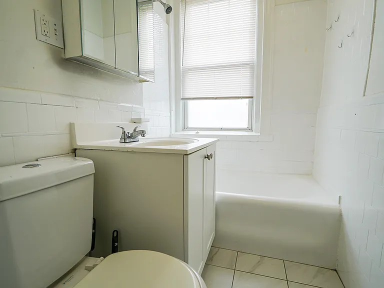 58 Selkirk Rd #12 — Photo 4