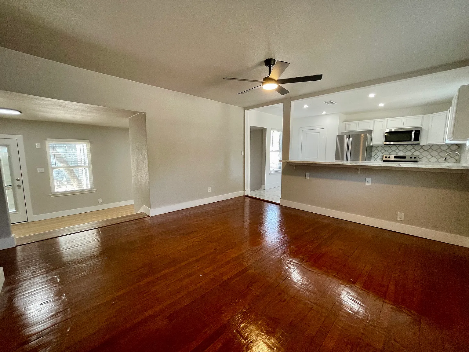 3 bed, 1705 sqft, $3,300 — Photo 3