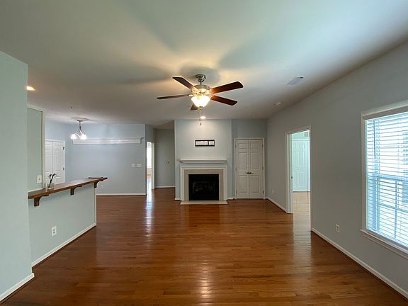 2nd image of 6981 Hanesbrook Cir APT 202
