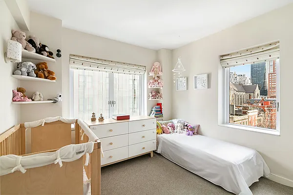 Sold by Compass | media 17