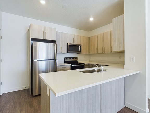 2nd image of 251 W 12th St #409-8