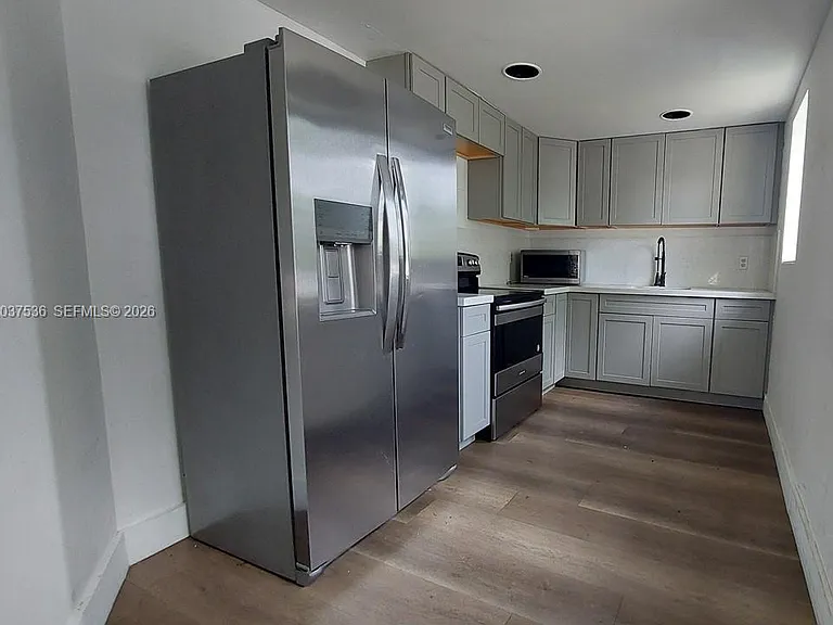 6151 SW 35th St #1 — Photo 6