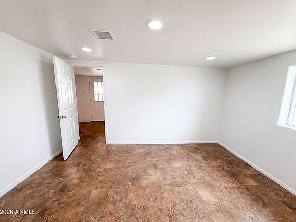4th image of 2722 E NISBET Road
