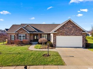 526 N Hurff Dr, Elmwood, IL 61529