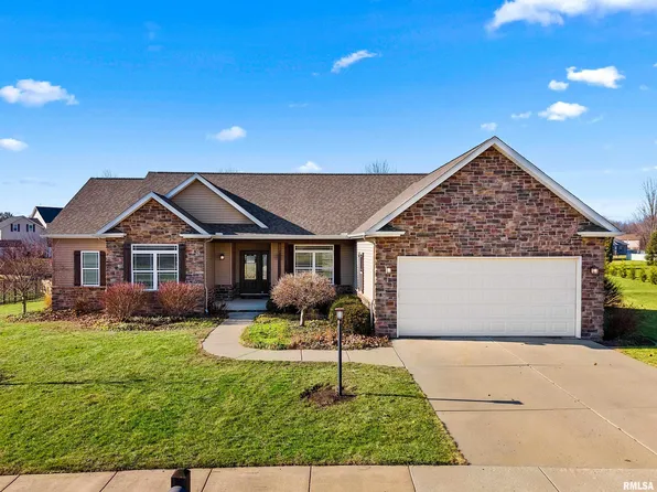 526 N Hurff Dr, Elmwood, IL 61529