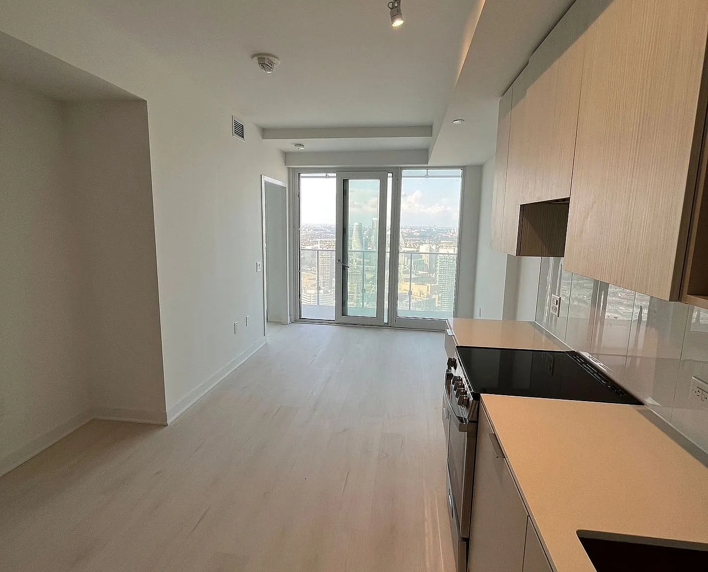 2 bed, $2,400 — Photo 4