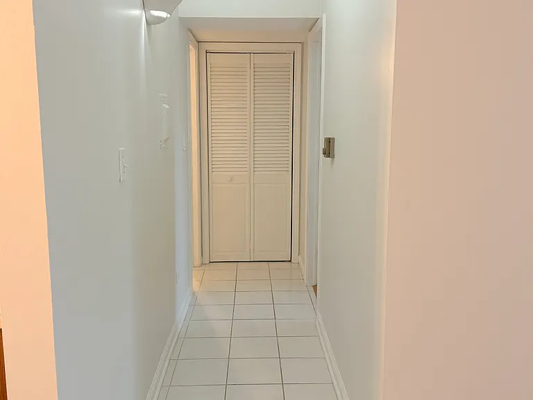 1509 N Windsor Dr #204 — Photo 6