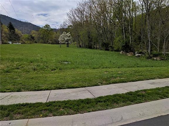 2nd image of 3 Deer Horn Cir