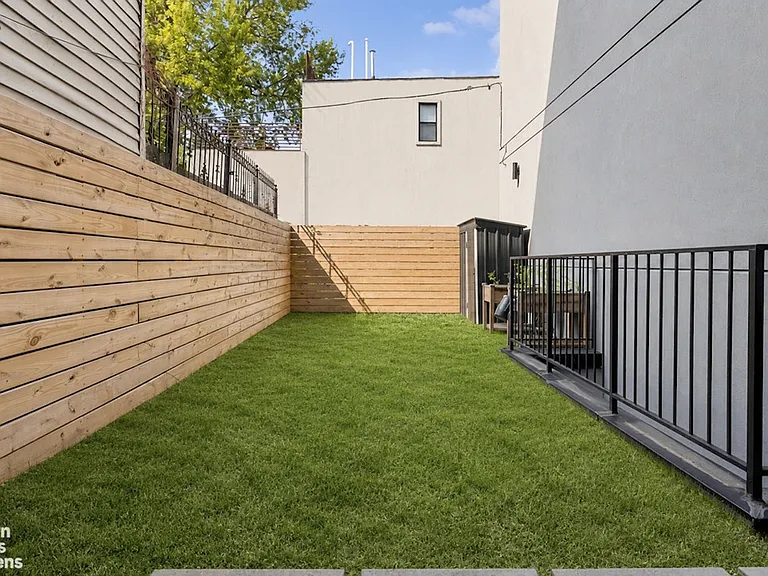 46 Kossuth Pl #1B — Photo 19