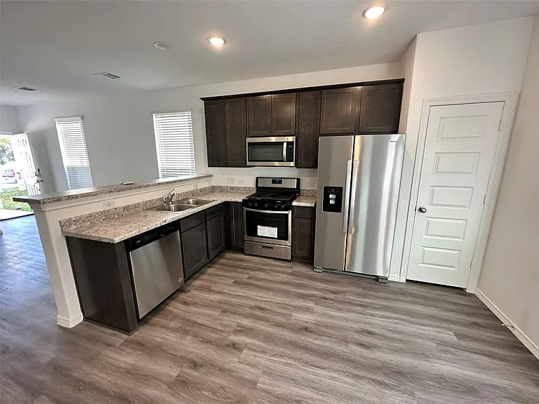 16504 Moss Ln — Photo 6
