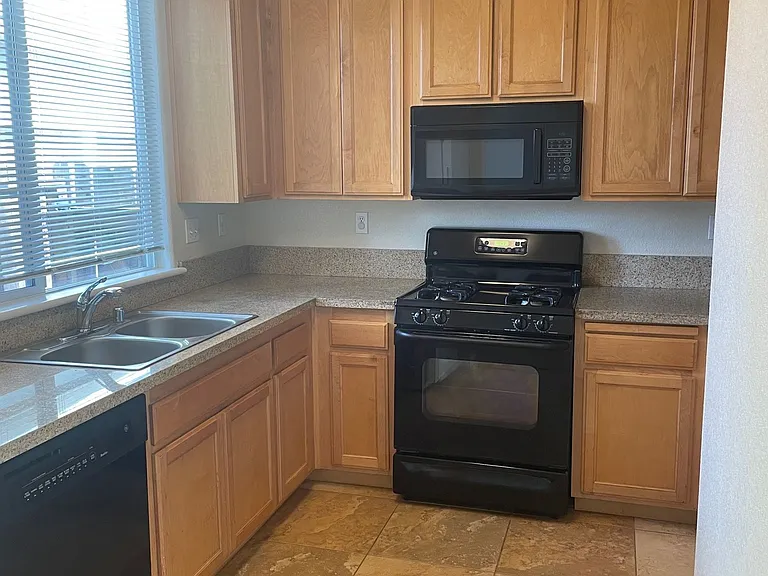 1779 Brooklyn Dr — Photo 2