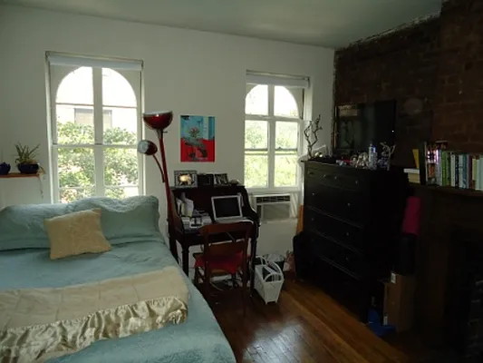 Rented by Village Living Realty | media 10