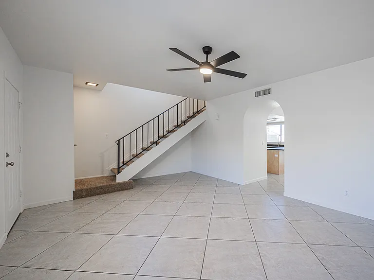 7801 N 44th Dr #1030 — Photo 4