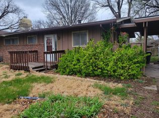 6924 SW Crestwood Dr, Topeka, KS 66619