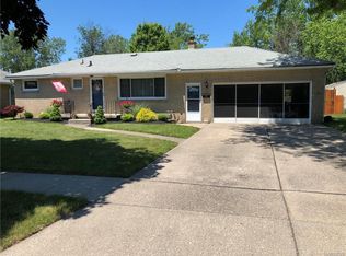 17 Sandy Ln, Buffalo, NY 14227