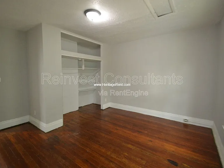310 E 16th St — Photo 4