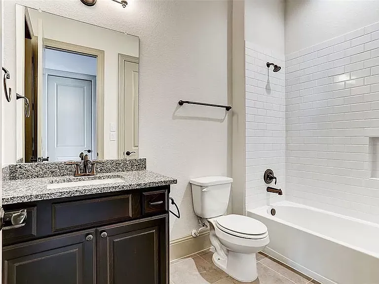 126 Stadium Dr — Photo 5