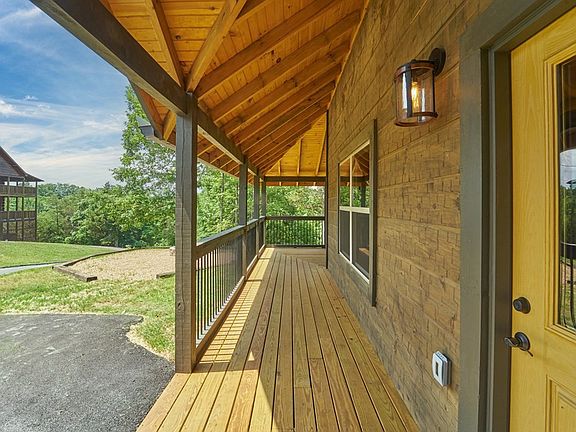 5th image of 2009 Oakmont Dr