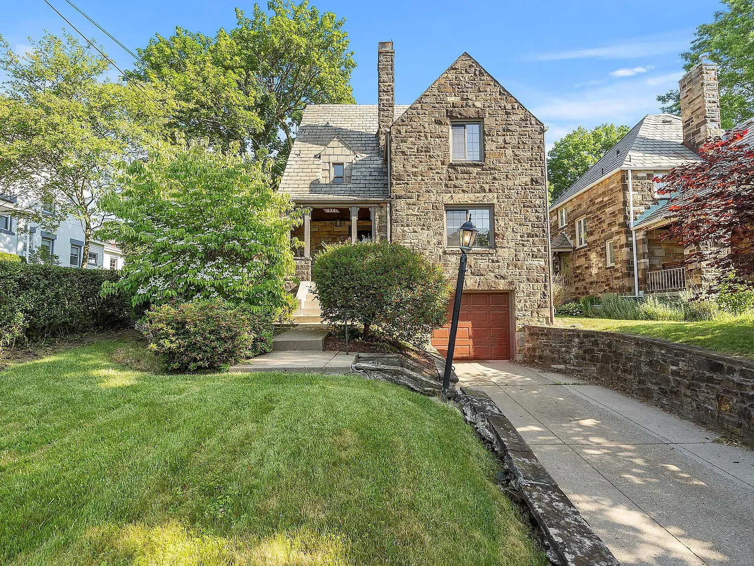 4 bed, 1.5 bath, 1860 sqft, $2,800 — Photo 1