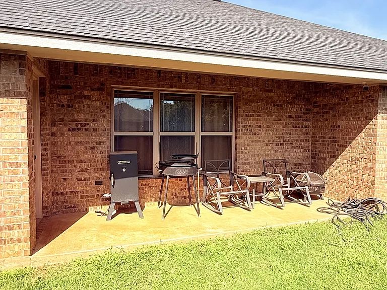 28 NE Summerwood Dr — Photo 6