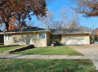 1638 SW Knollwood Dr, Topeka, KS 66611
