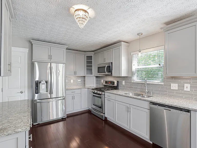 4392 Greensbury Dr — Photo 25