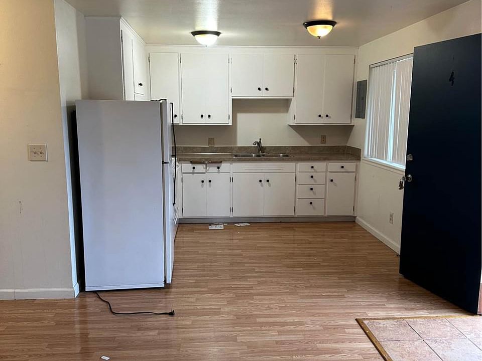 1st image of 19614 69th Pl W APT 4