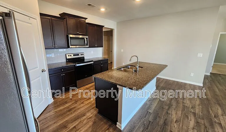 731 Liberty Walk Ln — Photo 17