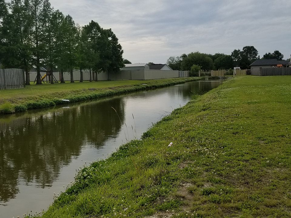 1st image of 184 Godchaux Dr