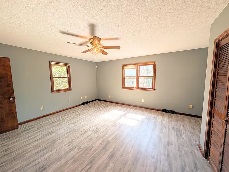 96 Glencrest Dr #A — Photo 12