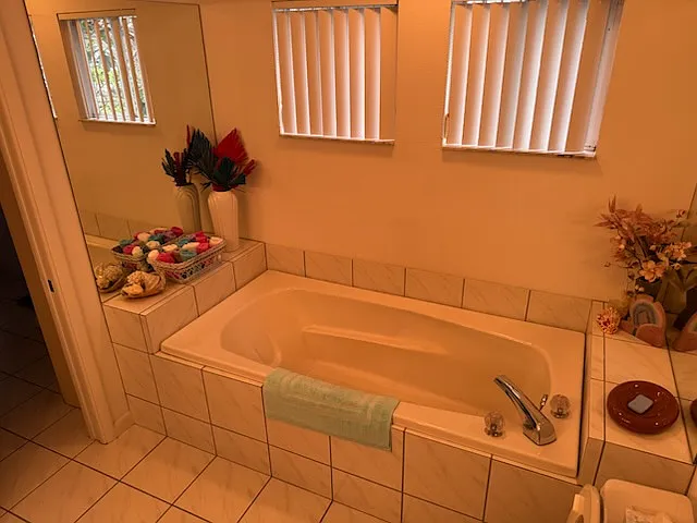 2910 W Bay Villa Ave — Photo 13