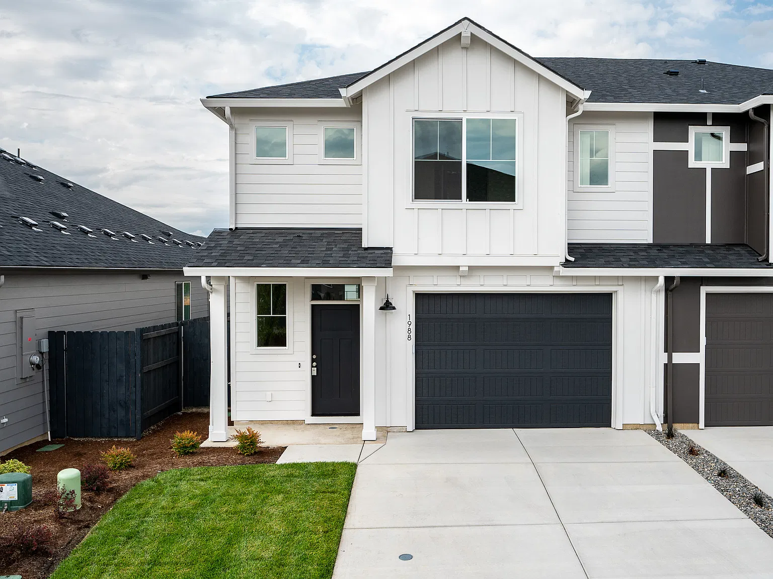 3 bed, 2.5 bath, 1734 sqft, $2,580 — Photo 2