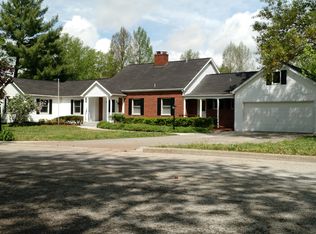 35 Pinewood Dr, Carbondale, IL 62901
