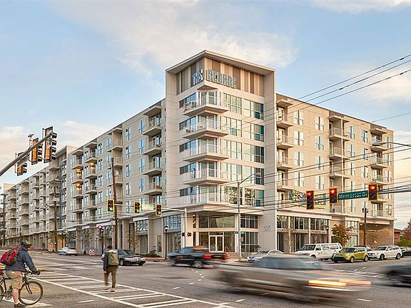 3rd image of 275 Memorial Dr SE #3188774