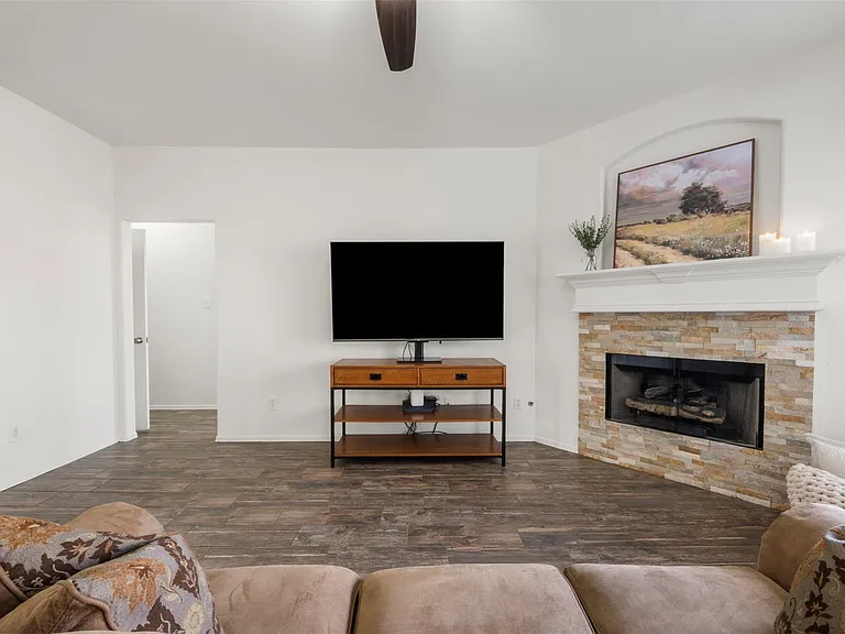 6742 Durango Creek Dr — Photo 7