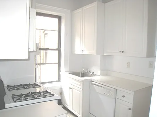 Rented by Metropolitan Equities | media 12