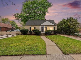 21516 Madison St, Saint Clair Shores, MI 48081