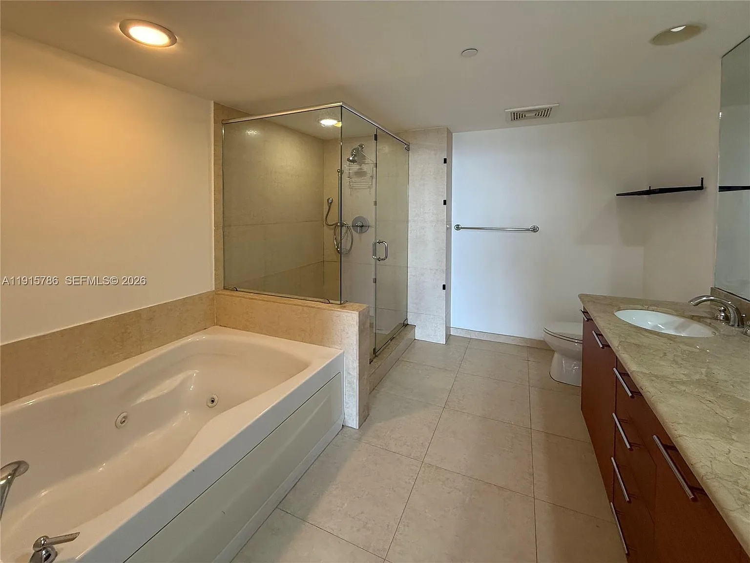 2 bed, 1256 sqft, $4,000 — Photo 3