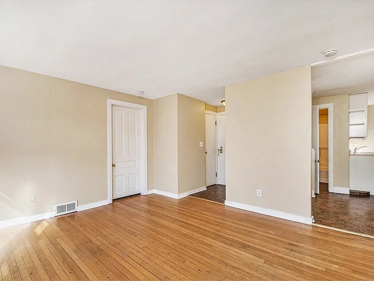 148 College Ave NE #3 — Photo 15